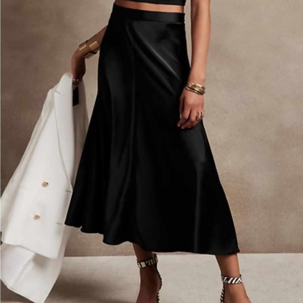 Banana Republic Silk Black Skirt Size Medium